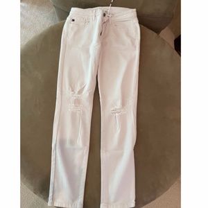 NWT Kancan ripped skinny khaki jean size 11